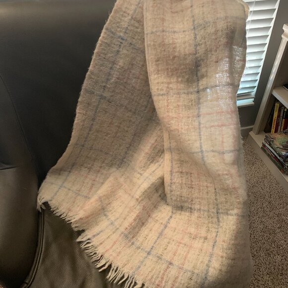 Vintage plaid 100% Wool throw blanket - Picture 2 of 8